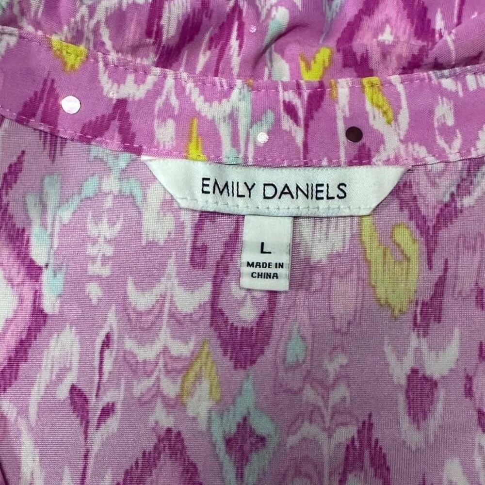 Fairycore Whimsical Pink Paisley Button Up Blouse With Sparkly Detail - Picture 7 of 7